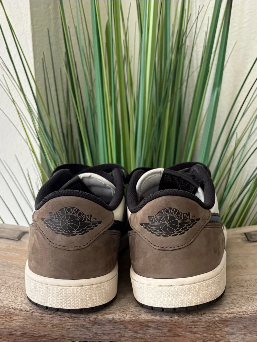 Air Jordan 1 Low Mocha Sneakers
